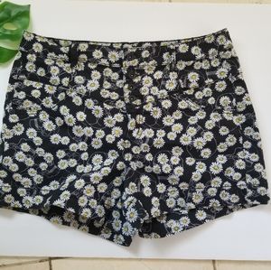 BLACK HEART HIGH RISE SHORTS SZ.13